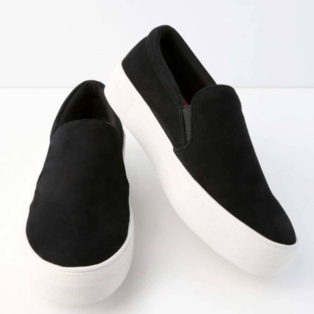 NWT Steve Madden's Gills Black Suede Sneakers - Picture 1 of 5